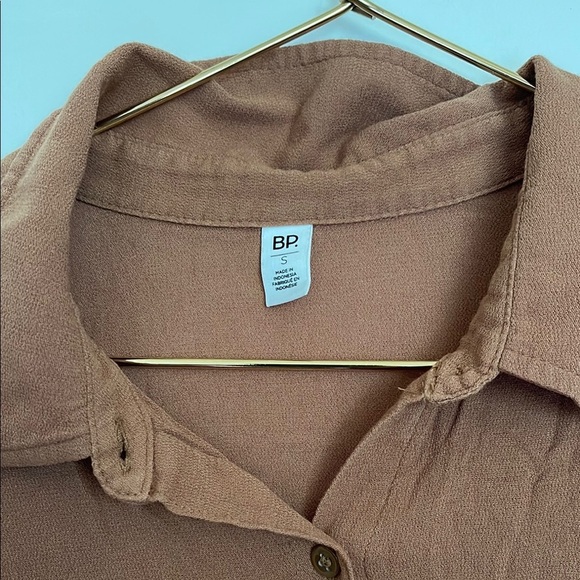 Rust Ruffle Button-Up Shirt - Picture 2 of 5